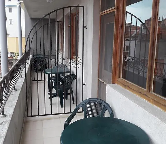 Georgievi Konukevi 3*